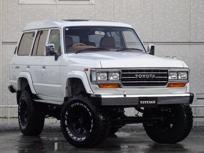 TOYOTA LAND CRUISER 60 - 7