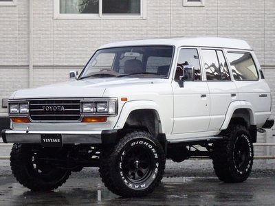 TOYOTA LAND CRUISER 60 - 2