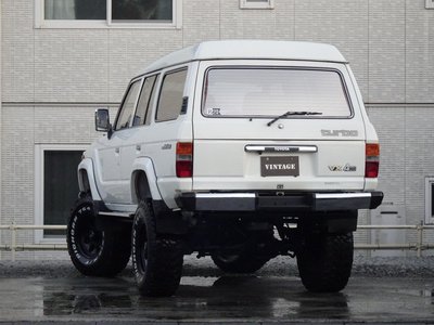 TOYOTA LAND CRUISER 60 - 9