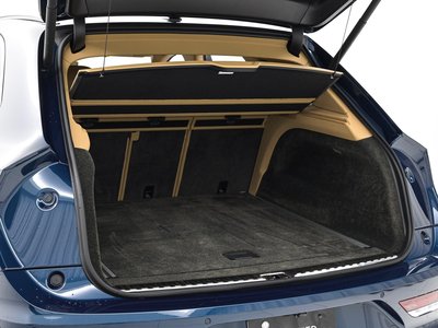 BENTLEY BENTAYGA - 7