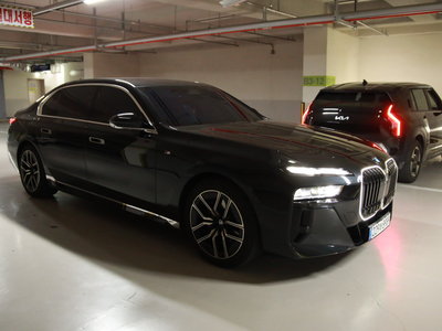 BMW 7 SERIES - 1