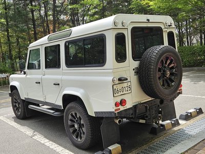 LAND ROVER DEFENDER - 4