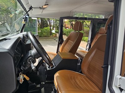 LAND ROVER DEFENDER - 10