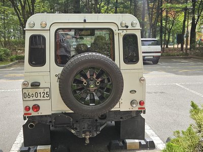 LAND ROVER DEFENDER - 3