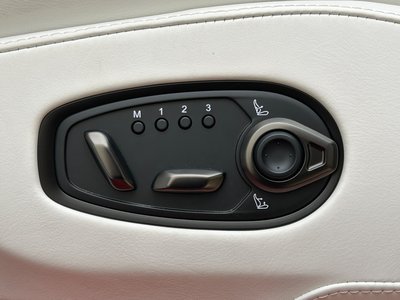 صورة مصغرة 44 لـ 2025 Aston Martin DBX