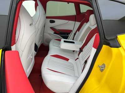 صورة مصغرة 38 لـ 2025 Aston Martin DBX