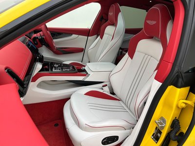 صورة مصغرة 33 لـ 2025 Aston Martin DBX