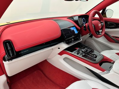 صورة مصغرة 31 لـ 2025 Aston Martin DBX