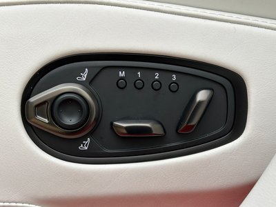 صورة مصغرة 34 لـ 2025 Aston Martin DBX