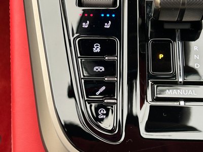 صورة مصغرة 57 لـ 2025 Aston Martin DBX