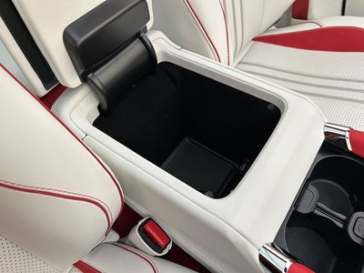 صورة مصغرة 72 لـ 2025 Aston Martin DBX