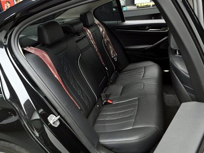 2021 BMW 5 SERIES — миниатюра 11