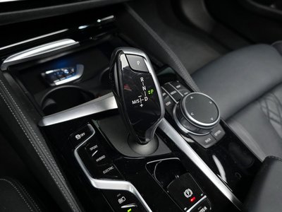 صورة 9 لـ 2021 BMW 5 SERIES