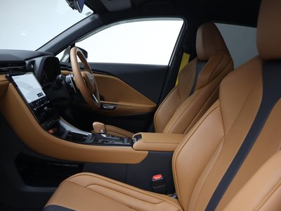 2025 Lexus LBX 照片 14
