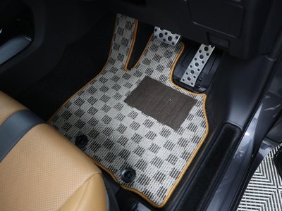 صورة مصغرة 35 لـ 2025 Lexus LBX