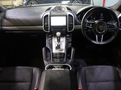 صورة 5 لـ 2017 Porsche CAYENNE