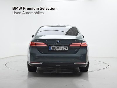 2025 BMW 5 SERIES 照片 3