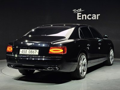 BENTLEY FLYING SPUR - 4