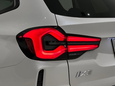 2025 BMW IX3 照片 16