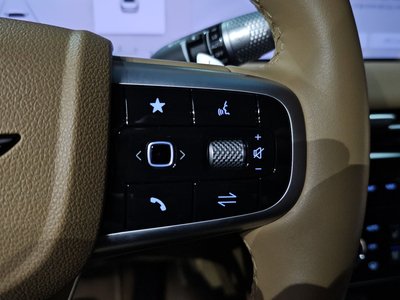 2024 Genesis G80 (RG3) thumbnail 32