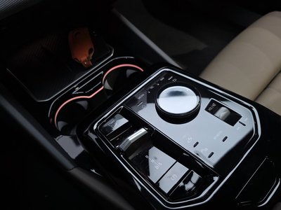 2026 BMW 5 SERIES thumbnail 12