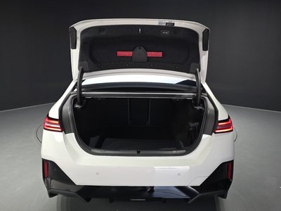 2026 BMW 5 SERIES thumbnail 26