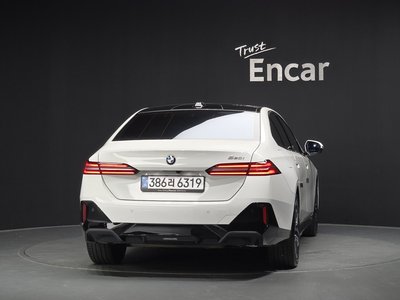 صورة 4 لـ 2026 BMW 5 SERIES