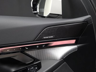 2026 BMW 5 SERIES thumbnail 30