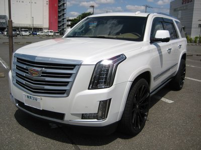 CADILLAC ESCALADE - 1