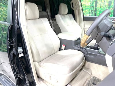 TOYOTA LAND CRUISER PRADO - 8