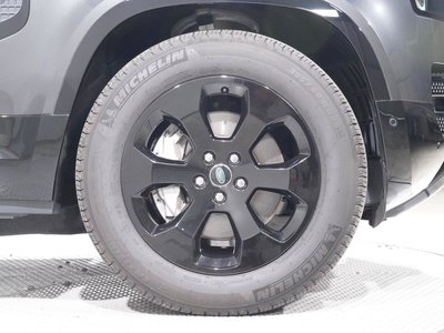 LAND ROVER DEFENDER - 10