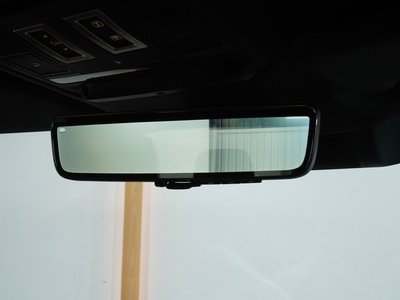 LAND ROVER DEFENDER - 6