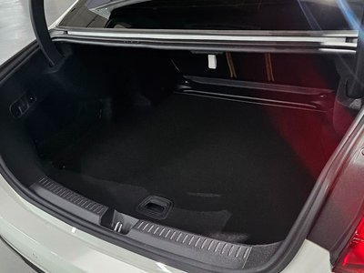 MERCEDES-BENZ E-CLASS - 10