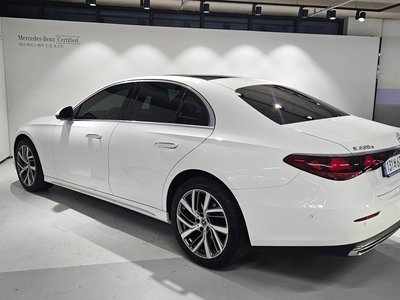 MERCEDES-BENZ E-CLASS - 2