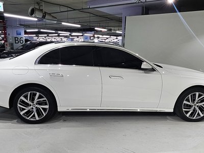 MERCEDES-BENZ E-CLASS - 9