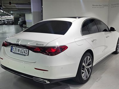 MERCEDES-BENZ E-CLASS - 3