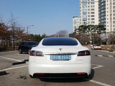 TESLA MODEL S - 3
