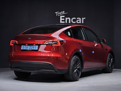TESLA MODEL Y - 3