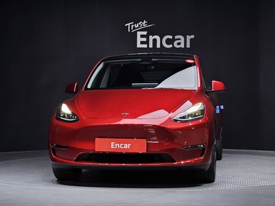 TESLA MODEL Y - 2