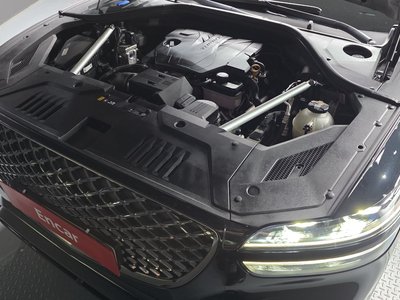 صورة 7 لـ 2023 Genesis GV70