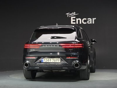 صورة 3 لـ 2023 Genesis GV70