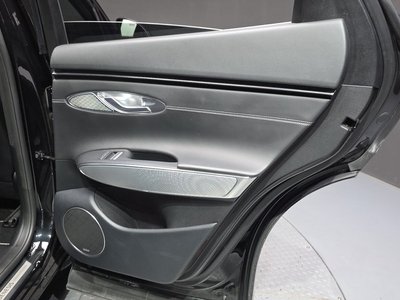 صورة مصغرة 15 لـ 2023 Genesis GV70