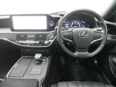 صورة 7 لـ 2023 Lexus LS