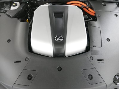 صورة 9 لـ 2023 Lexus LS