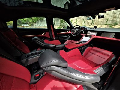 PORSCHE TAYCAN - 10