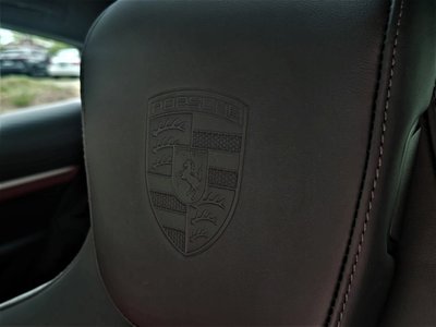PORSCHE TAYCAN - 7