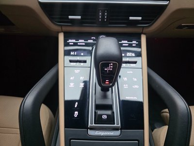 PORSCHE CAYENNE - 9