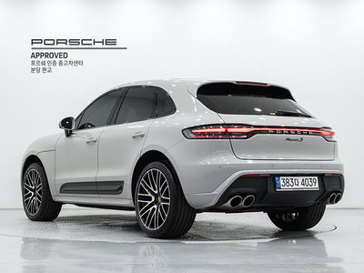 PORSCHE MACAN - 4