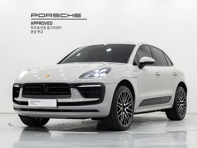 PORSCHE MACAN - 1