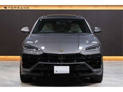 LAMBORGHINI URUS - 4